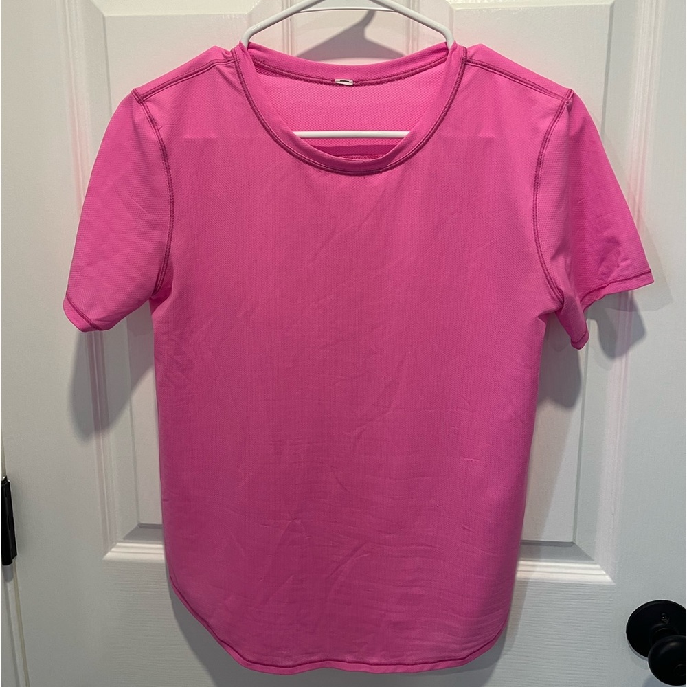 Lulu Lemon woman’s pink running tee *RARE* color